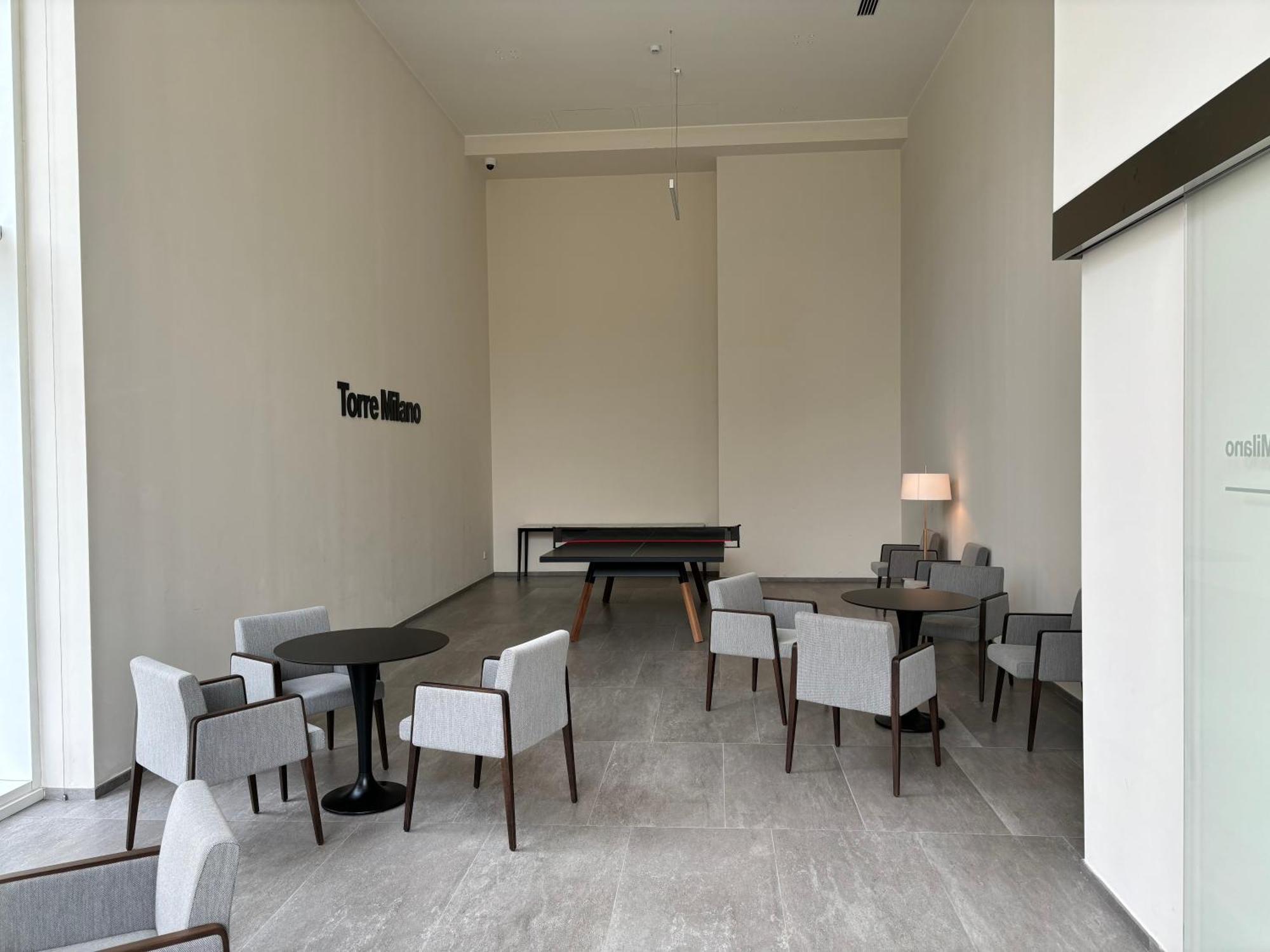 Appartement Torre Skyview Gym Pool & Rooftop Milaan