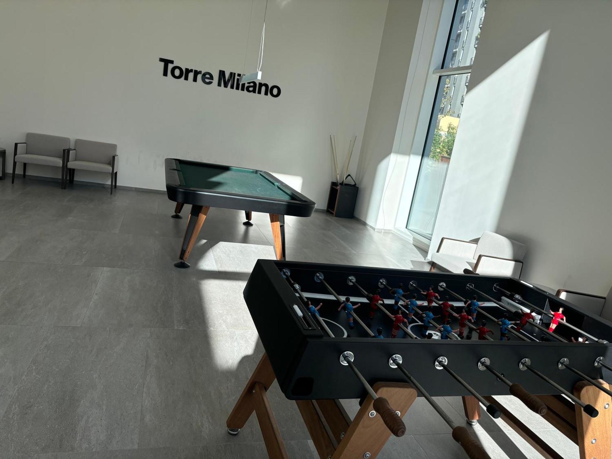 Torre Skyview Gym Pool & Rooftop Appartement Milaan